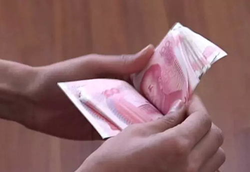 易贷卡借10万利息是多少？要还多少钱？