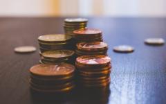 每月存钱还是存金豆哪个比较好？